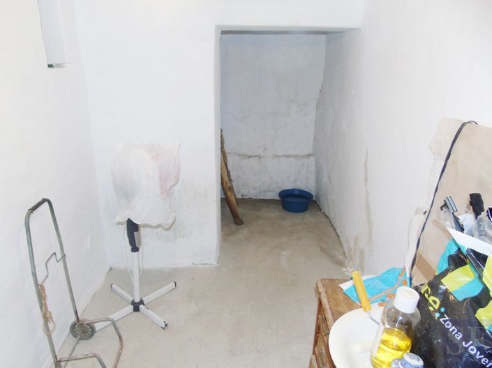 Image No.10-1 Bed Townhouse for sale