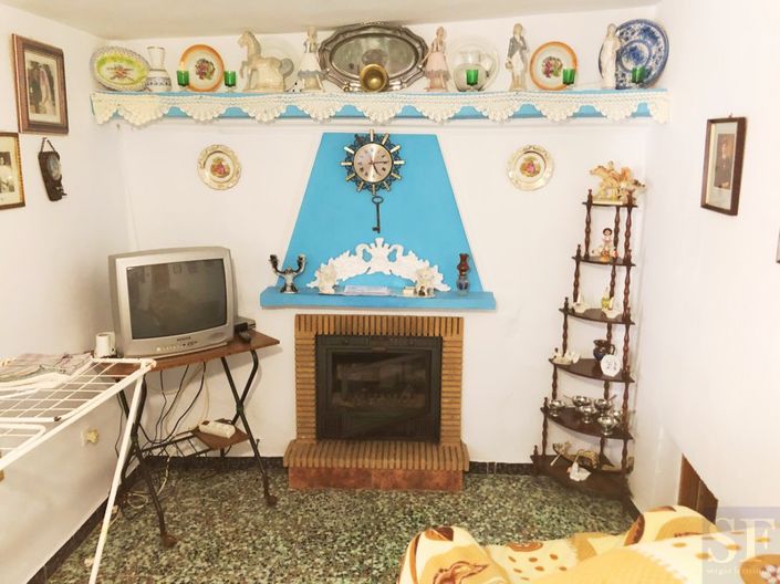 Image No.2-2 Bed Townhouse for sale