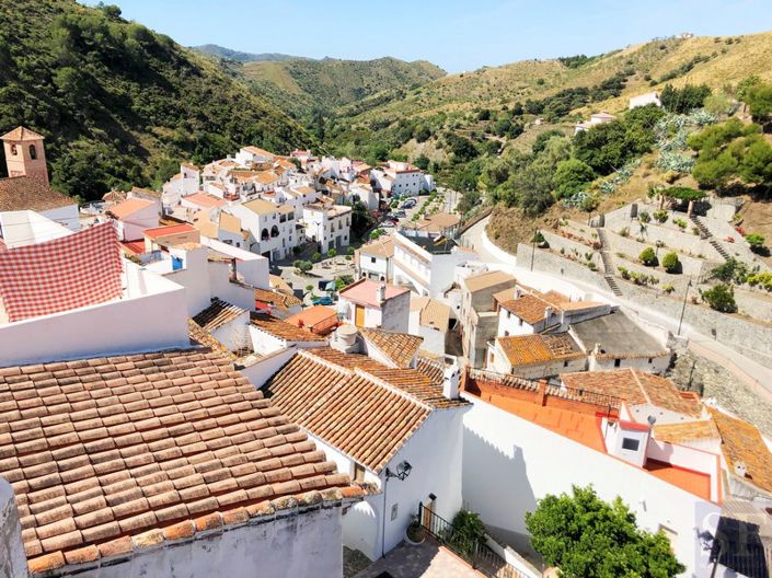 Image No.11-4 Bed Townhouse for sale