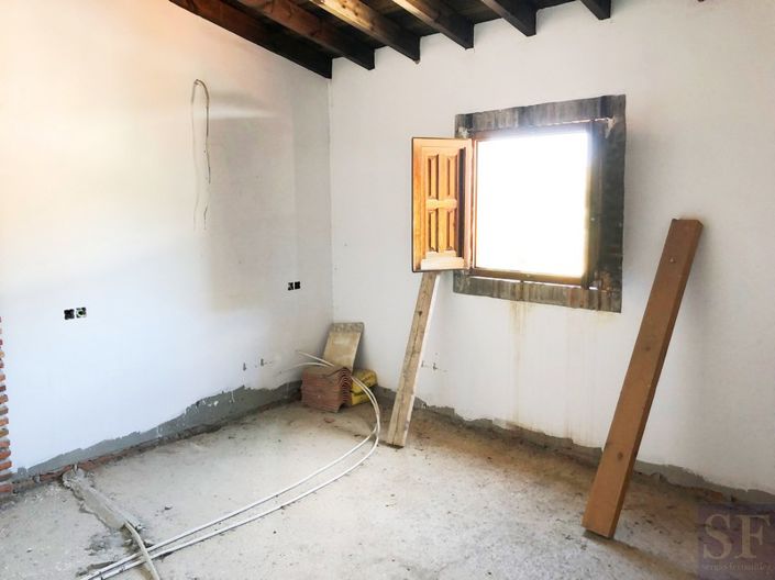 Image No.8-4 Bed Townhouse for sale