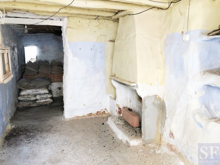 Image No.6-2 Bed Townhouse for sale