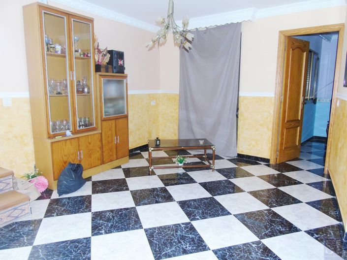 Image No.10-4 Bed Townhouse for sale