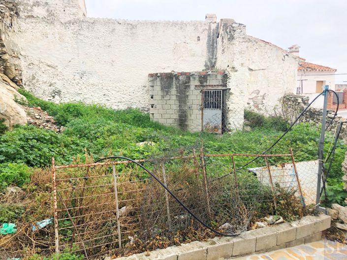 Image No.18-3 Bed Townhouse for sale