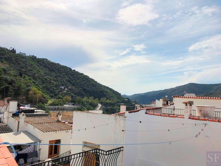 Image No.17-4 Bed Townhouse for sale