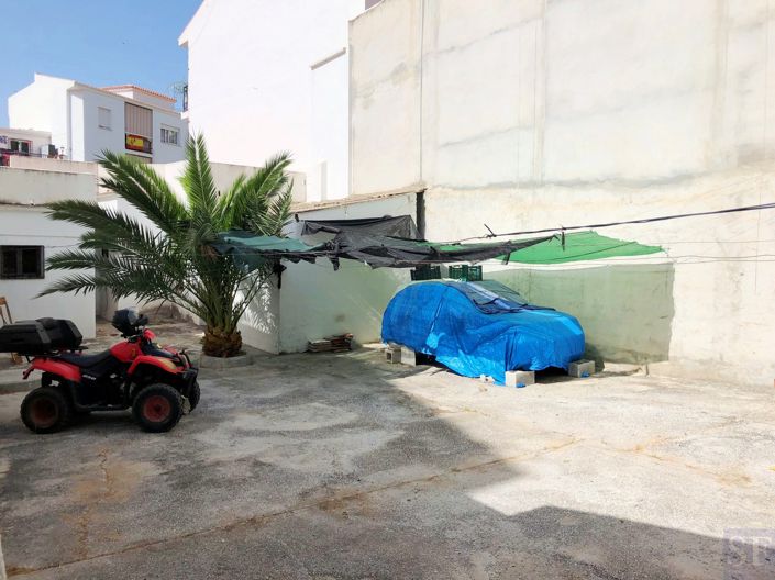 Image No.14-3 Bed Townhouse for sale