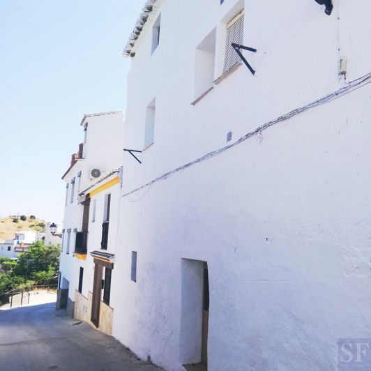 Image No.2-5 Bed Townhouse for sale