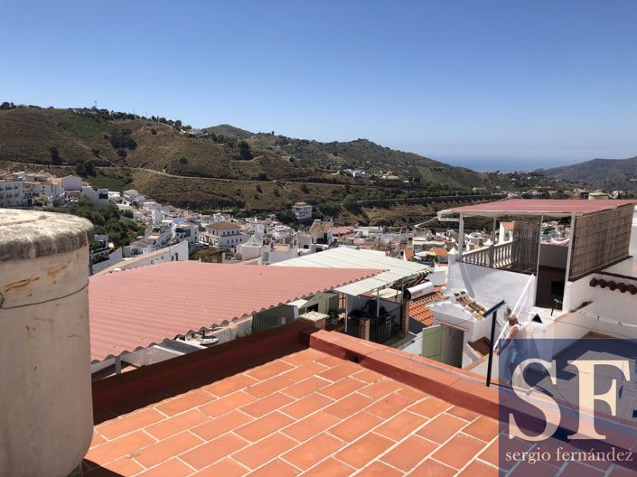 Image No.14-4 Bed Townhouse for sale