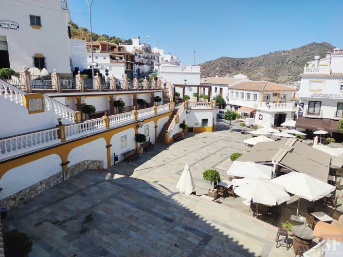 Image No.18-2 Bed Townhouse for sale