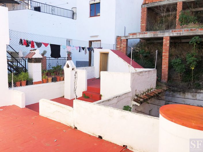 Image No.14-5 Bed Townhouse for sale