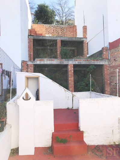 Image No.16-5 Bed Townhouse for sale