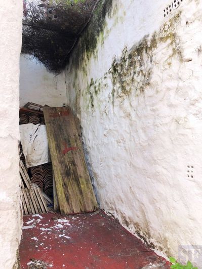 Image No.18-5 Bed Townhouse for sale