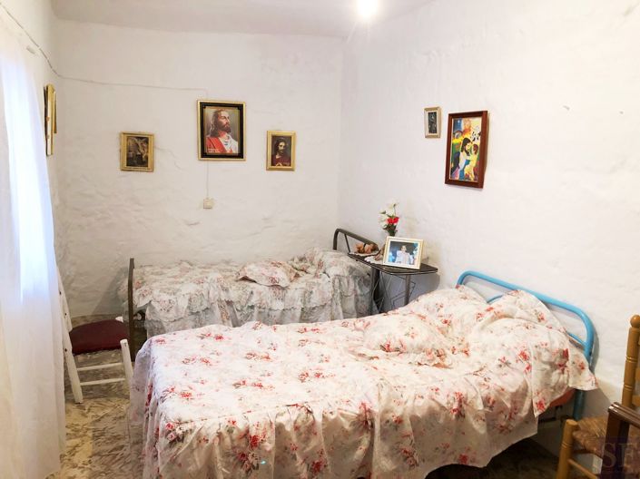 Image No.9-5 Bed Townhouse for sale