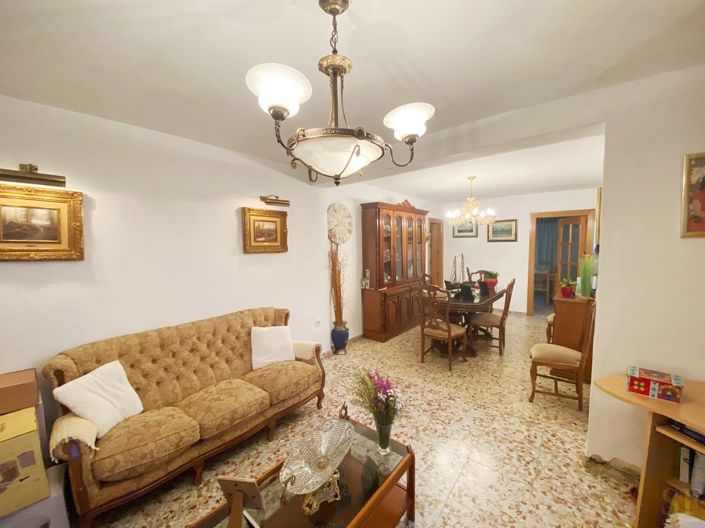 Image No.2-5 Bed Townhouse for sale