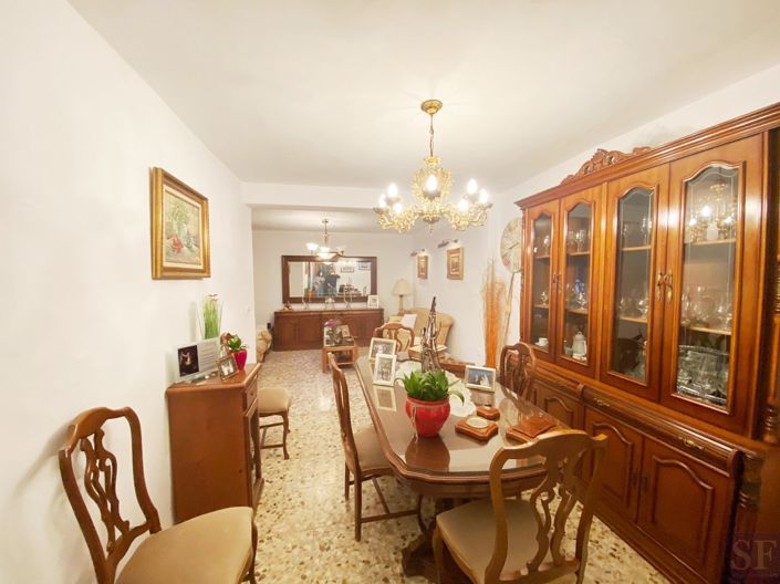 Image No.4-5 Bed Townhouse for sale