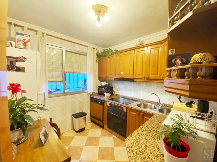 Image No.8-5 Bed Townhouse for sale