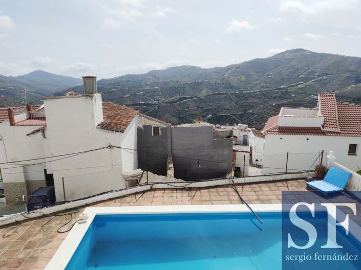 Image No.15-4 Bed Townhouse for sale