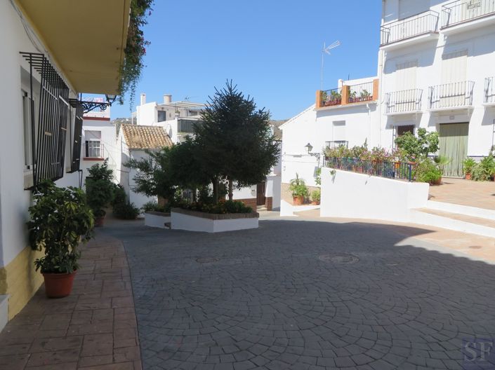 Image No.16-4 Bed Townhouse for sale