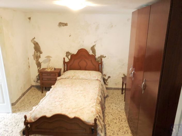 Image No.12-3 Bed Townhouse for sale