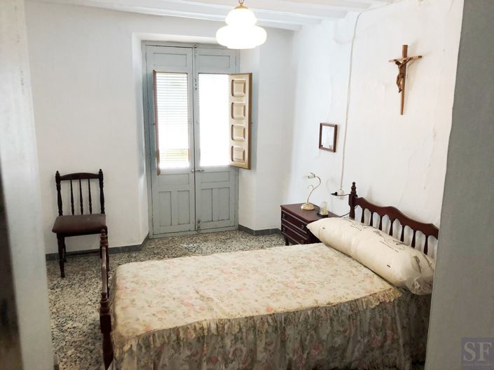 Image No.13-3 Bed Townhouse for sale