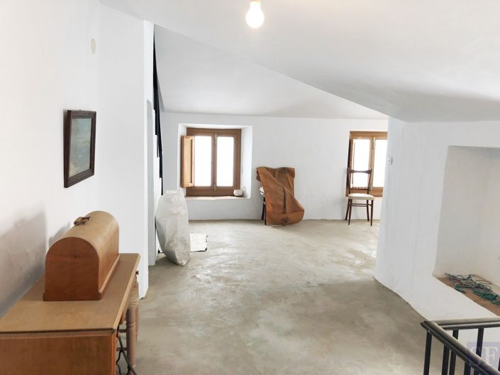 Image No.15-3 Bed Townhouse for sale