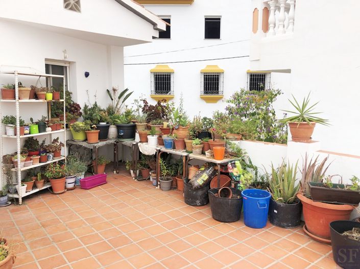 Image No.13-4 Bed Townhouse for sale