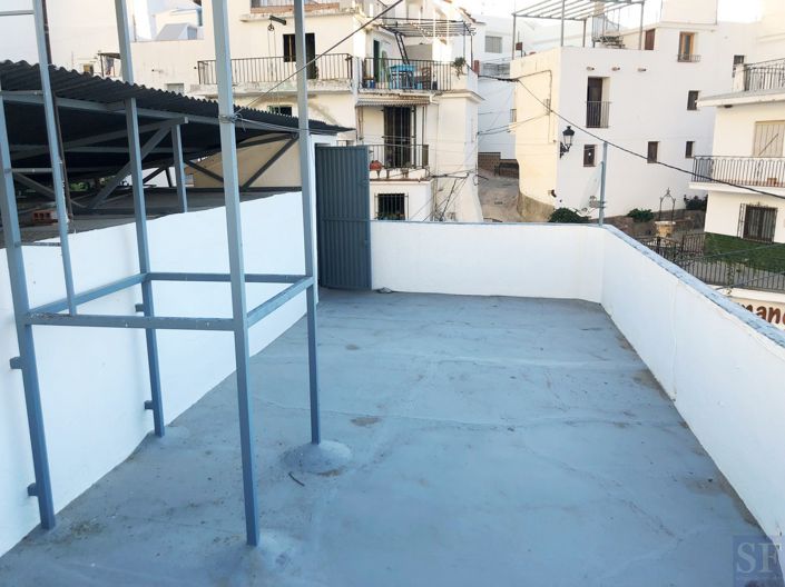 Image No.13-3 Bed Townhouse for sale