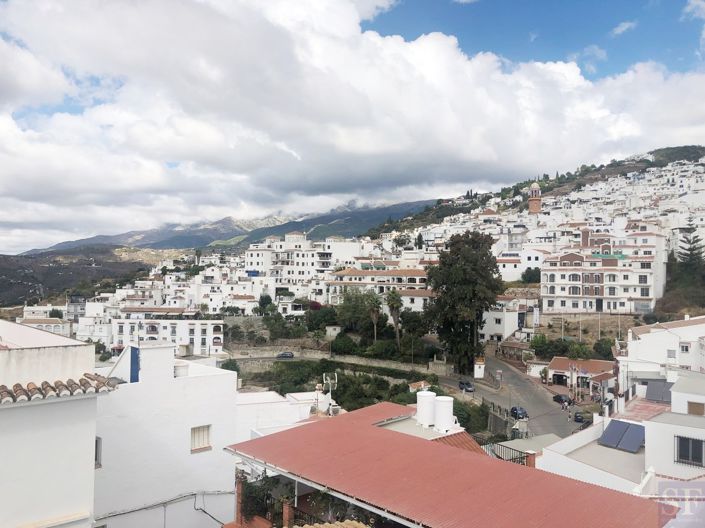 Image No.19-2 Bed Townhouse for sale