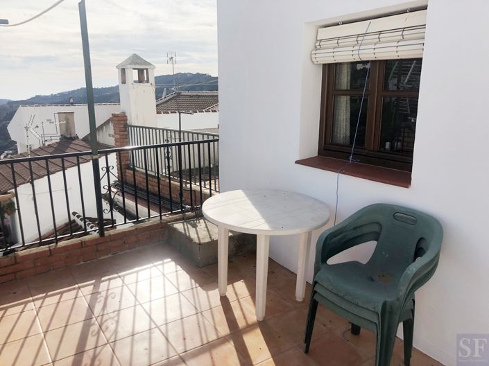 Image No.15-3 Bed Townhouse for sale