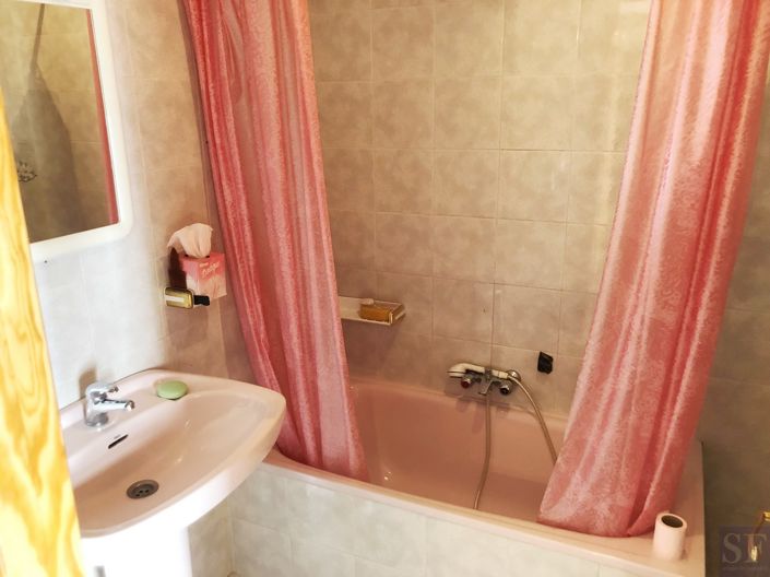 Image No.12-4 Bed Townhouse for sale