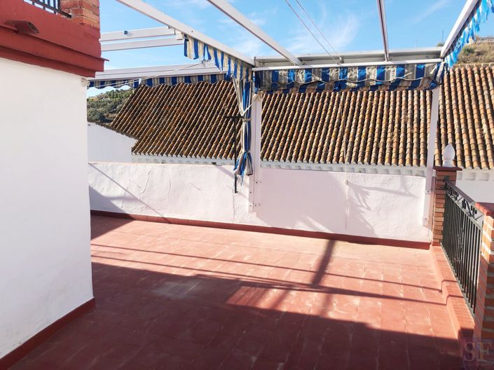 Image No.16-4 Bed Townhouse for sale