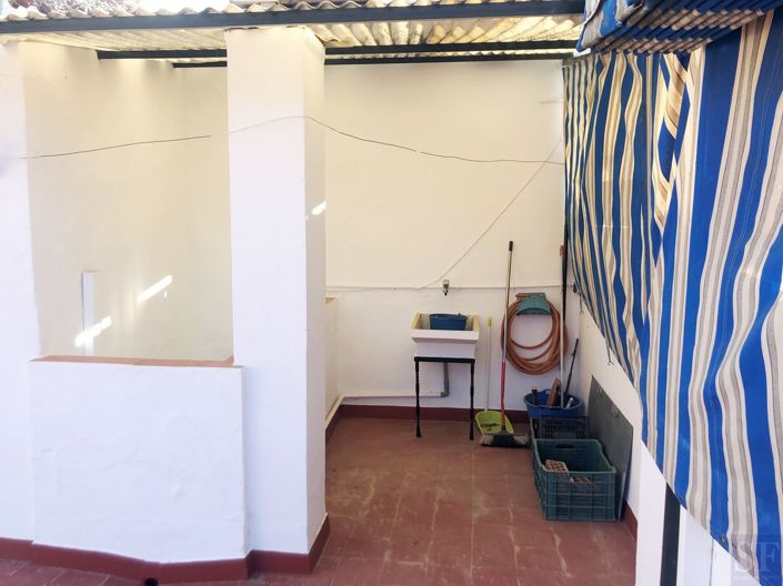 Image No.18-4 Bed Townhouse for sale