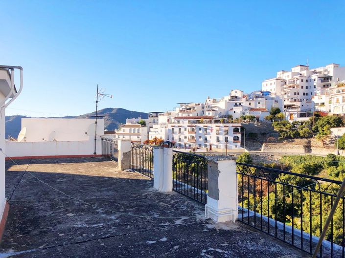 Image No.15-3 Bed Apartment for sale