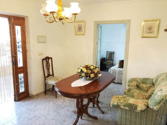 Image No.3-7 Bed Townhouse for sale