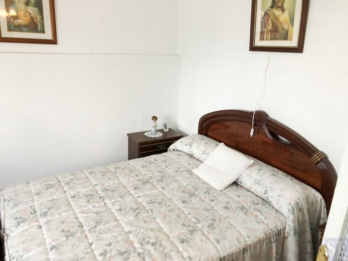 Image No.4-7 Bed Townhouse for sale