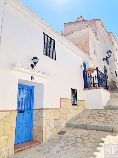 Image No.1-2 Bed Townhouse for sale