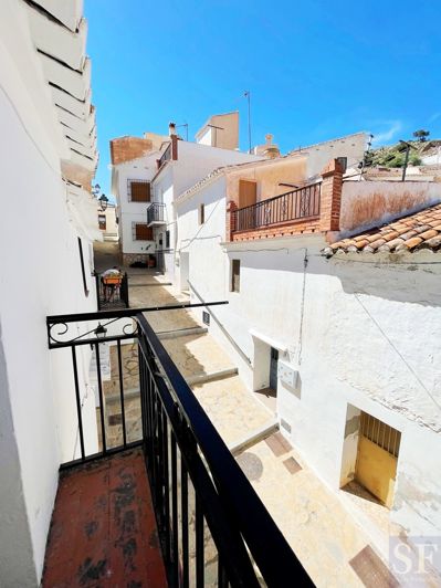 Image No.15-2 Bed Townhouse for sale