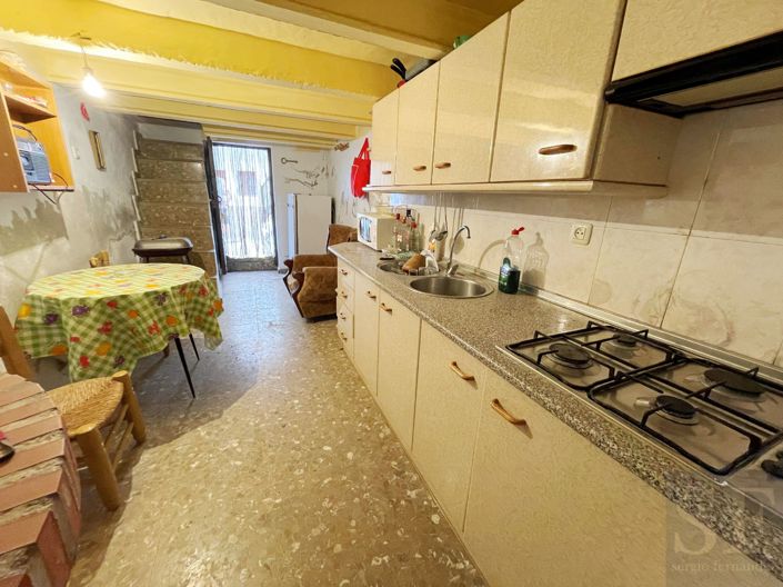 Image No.12-3 Bed Townhouse for sale