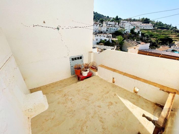 Image No.14-3 Bed Townhouse for sale