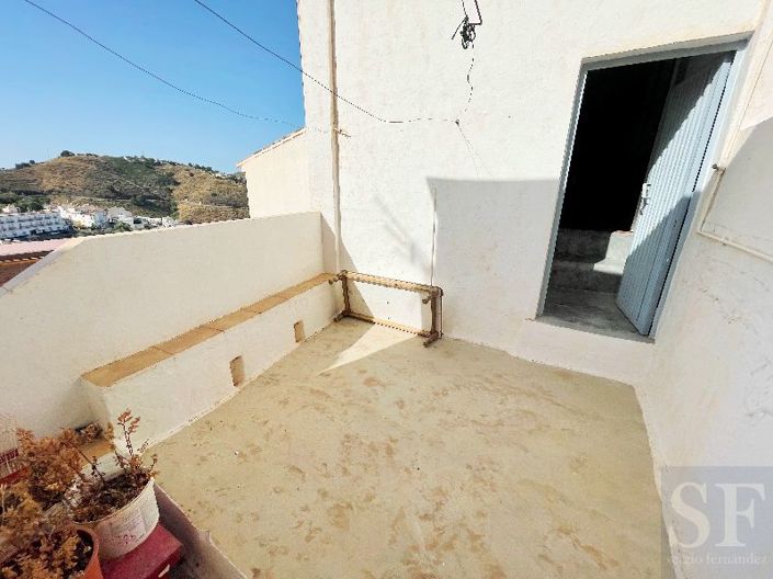 Image No.15-3 Bed Townhouse for sale