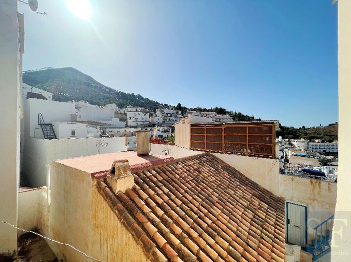 Image No.17-3 Bed Townhouse for sale