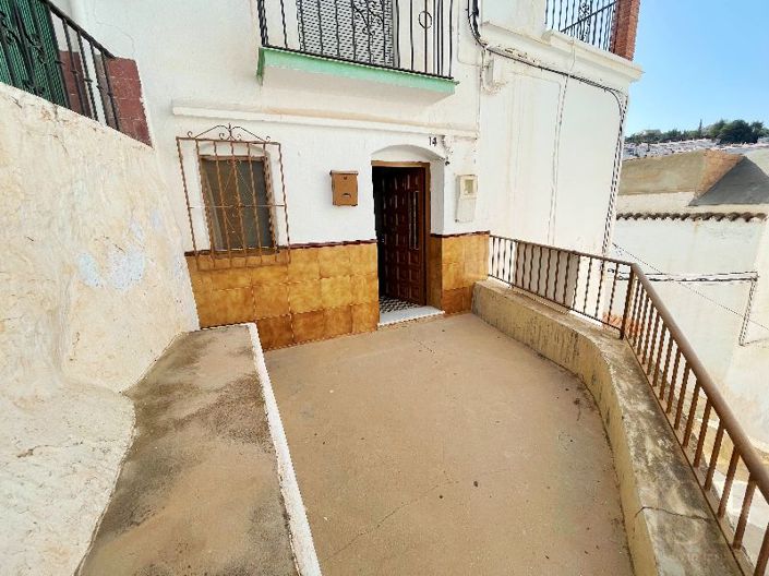 Image No.2-3 Bed Townhouse for sale