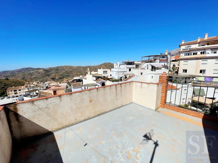 Image No.11-3 Bed Townhouse for sale