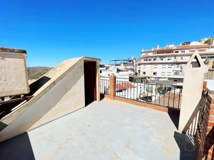 Image No.9-3 Bed Townhouse for sale