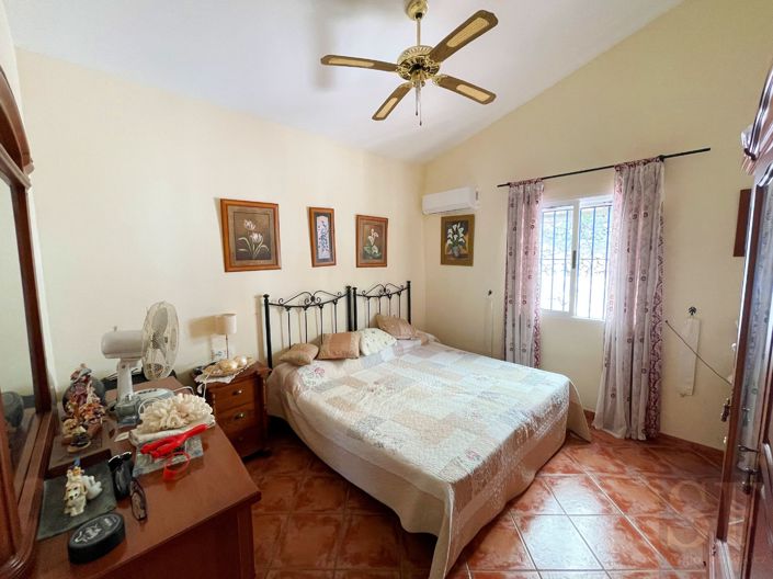 Image No.4-4 Bed Villa for sale