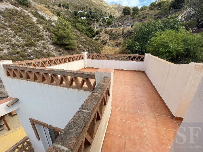 Image No.14-3 Bed Townhouse for sale