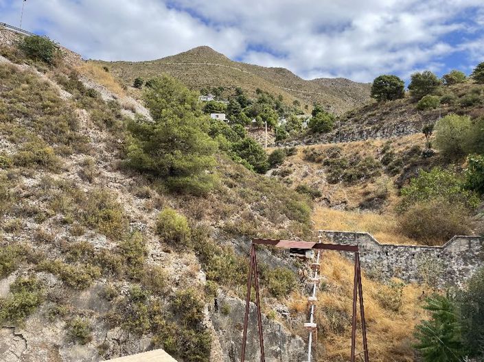 Image No.19-3 Bed Townhouse for sale