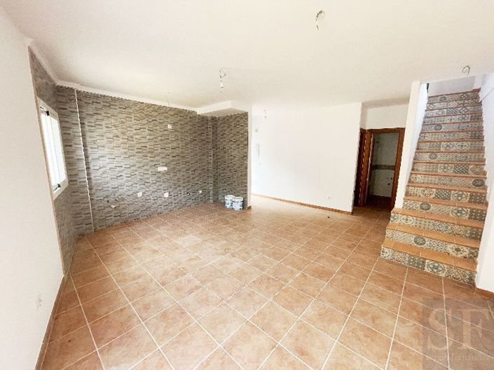 Image No.3-3 Bed Townhouse for sale