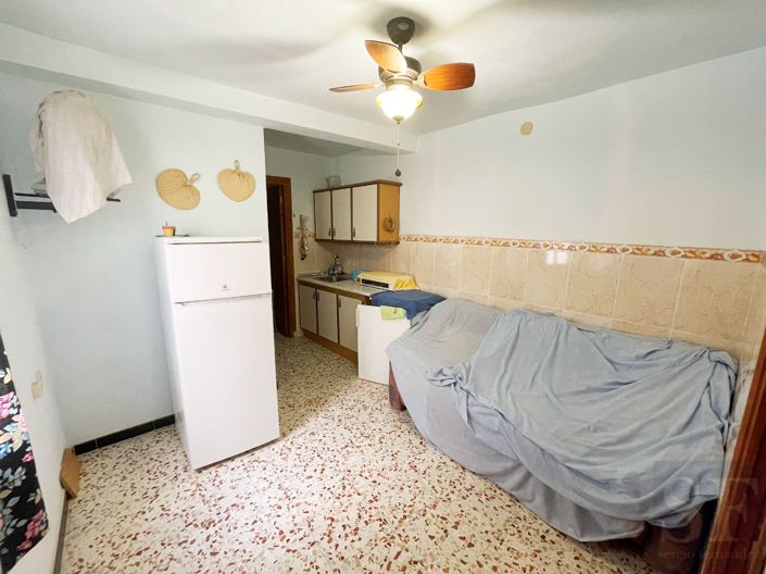 Image No.9-12 Bed Townhouse for sale