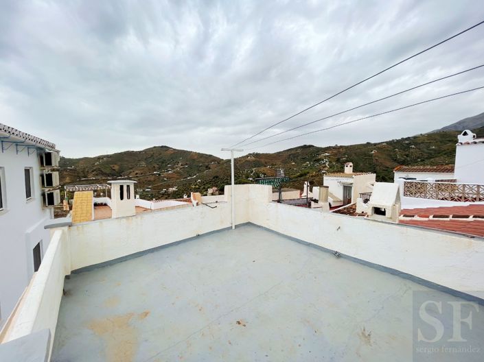 Image No.13-3 Bed Townhouse for sale