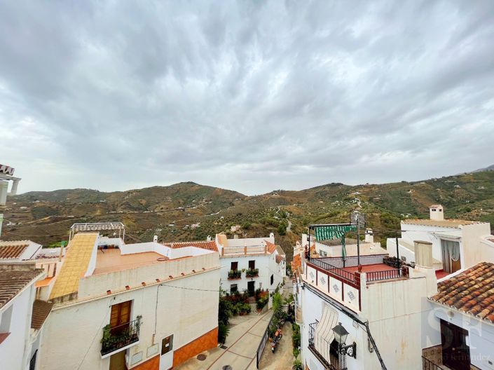 Image No.16-3 Bed Townhouse for sale